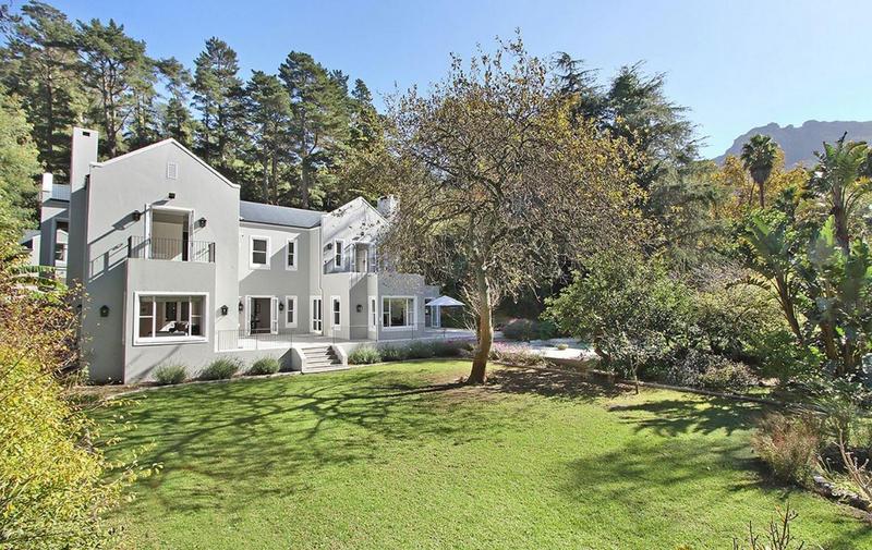 4 Bedroom Property for Sale in Constantia Upper Western Cape